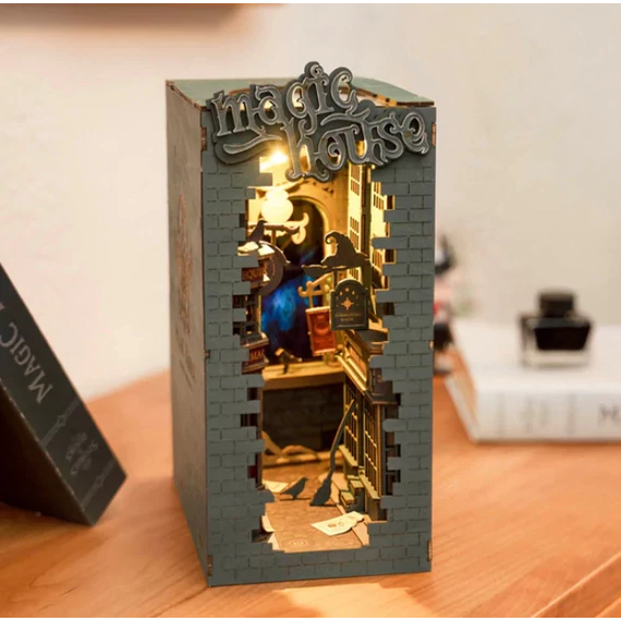 Könyvkuckó Varázsház 3D fa puzzle modell - Book Nook