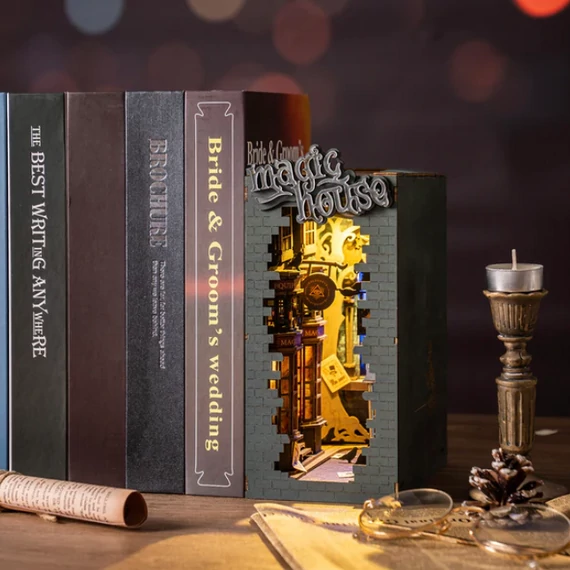 Könyvkuckó Varázsház 3D fa puzzle modell - Book Nook