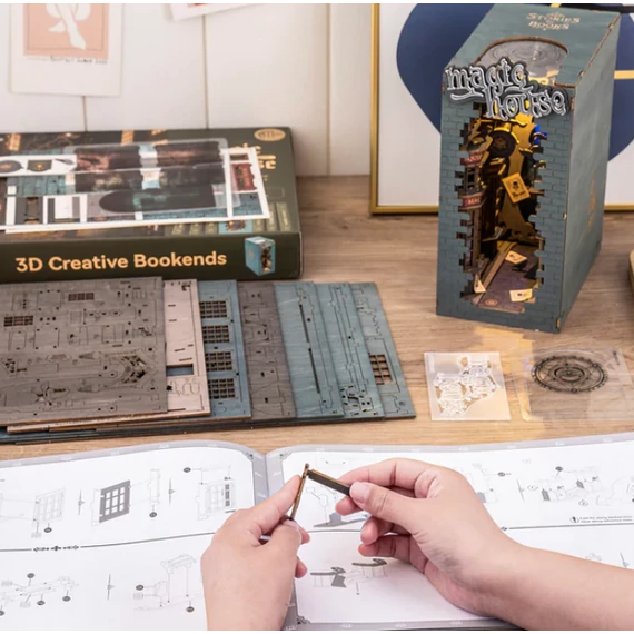 Könyvkuckó Varázsház 3D fa puzzle modell - Book Nook